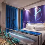 Apostrophe Hotel
