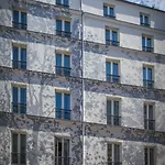Apostrophe 3* Paris