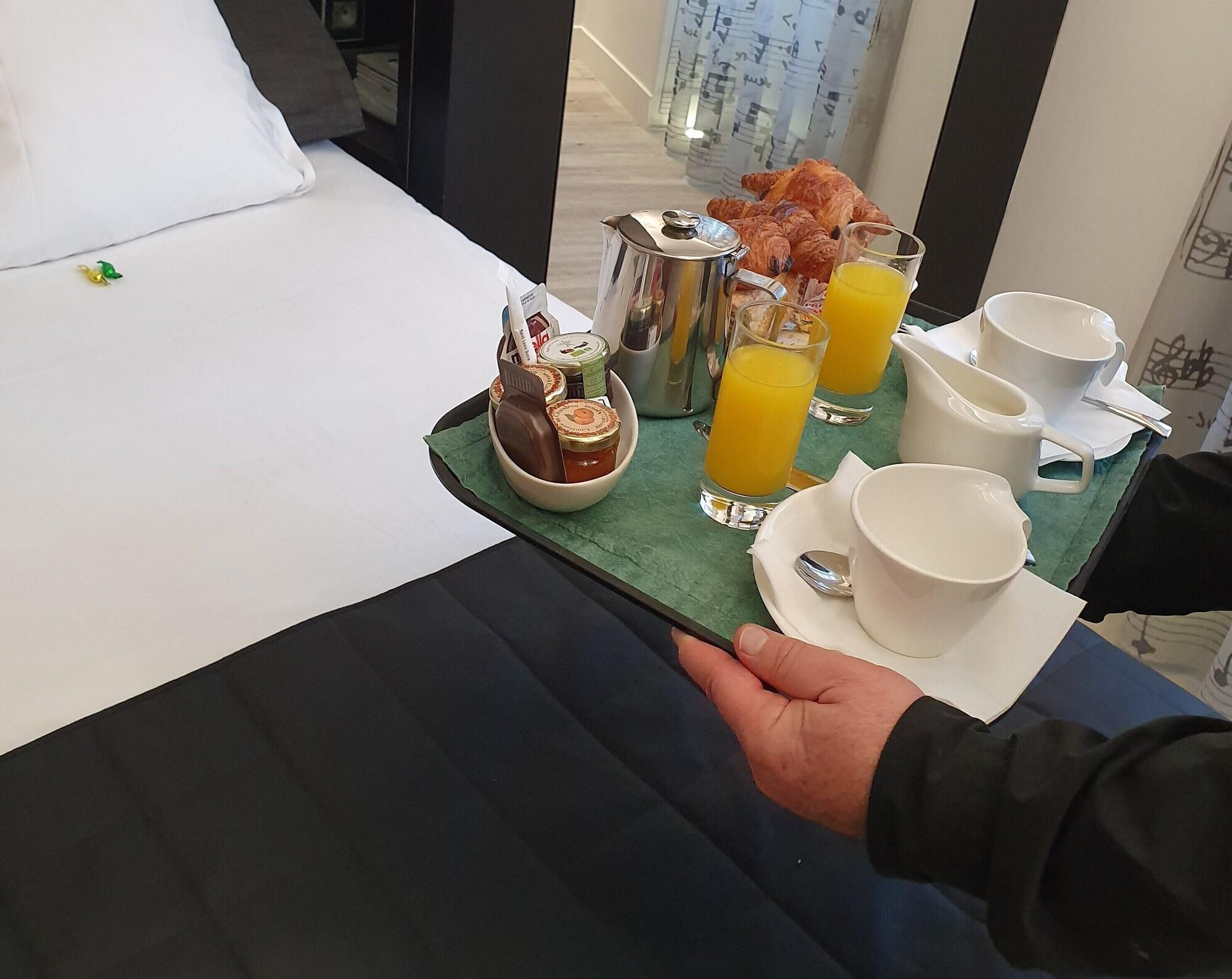 Hotel Apostrophe Parigi