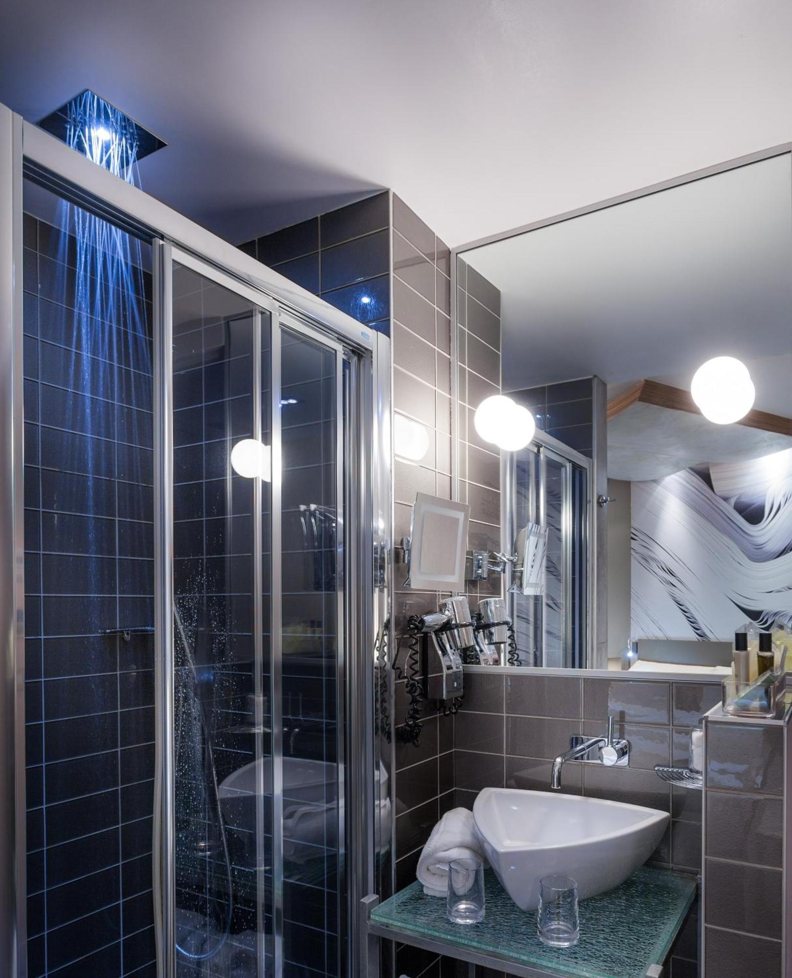 Hotel Apostrophe Parigi